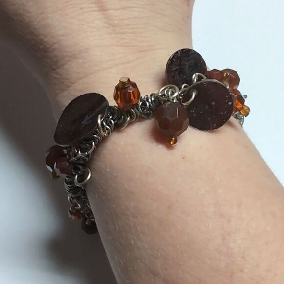 457 Silver Chain Dark Orange Shell Disc Beaded Stretch Bracelet - Picture 1 of 4